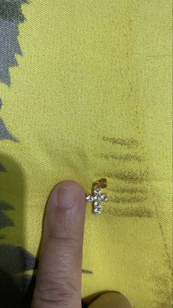 18k Saudi Gold Cross Pendant (Category: Body Jewelry) located in Lapu Lapu. Submitted by any_thrift (Listing ID 1466768586, Image 3). Description: 18k Saudi Gold Cross Pendant 0.72g Tested 18k gold Brandnew condition Location: Lapulapu Cebu.