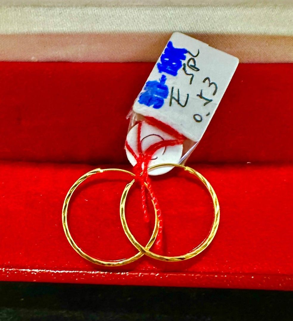 18k Saudi gold lightweight loop Earrings (Category: Earrings) located in Manila. Submitted by bhelgoldseller2ndaccount (Listing ID 1466564404, Image 2). Description: New!!✨New!!✨New!! Authentic 18k Saudi Golds 💯pawnable/naisasanla 💯with high appraisal rate 💯good investment 💯Direct supplier price 👉OPEN for resellers 🌺please take time to evaluate their actual sizes and grams 👉Best panggift for all occasions ✅ Sold per grams not per piece Kya