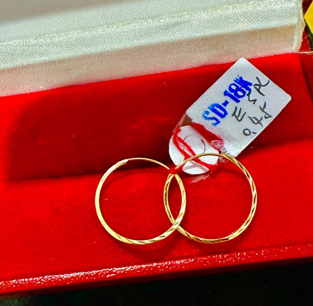 18k Saudi gold lightweight loop Earrings (Category: Earrings) located in Manila. Submitted by bhelgoldseller2ndaccount (Listing ID 1466564404, Image 1). Description: New!!✨New!!✨New!! Authentic 18k Saudi Golds 💯pawnable/naisasanla 💯with high appraisal rate 💯good investment 💯Direct supplier price 👉OPEN for resellers 🌺please take time to evaluate their actual sizes and grams 👉Best panggift for all occasions ✅ Sold per grams not per piece Kya