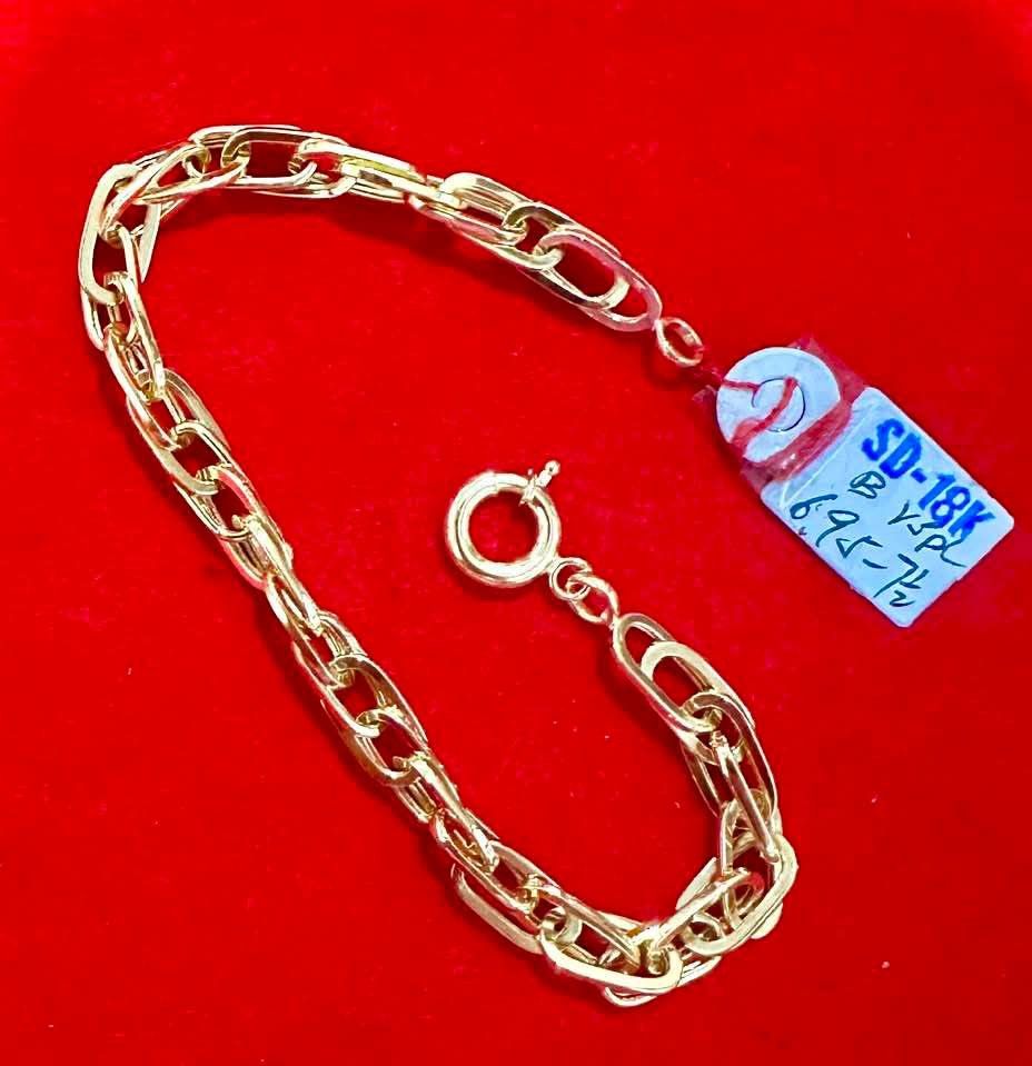 18k Saudi gold link bracelet (Category: Bracelets) located in Manila. Submitted by bhelgoldseller2ndaccount (Listing ID 1466569993, Image 1). Description: New!!✨New!!✨New!! Authentic 18k Saudi Golds 💯pawnable/naisasanla 💯with high appraisal rate 💯good investment 💯Direct supplier price 👉OPEN for resellers 🌺please take time to evaluate their actual sizes and grams 👉Best panggift for all occasions ✅ Sold per grams not per piece Kya lowest pri
