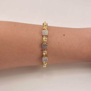 (Category: ) located in . Submitted by whatellawore (Listing ID 1466600846, Image 1). Description: .