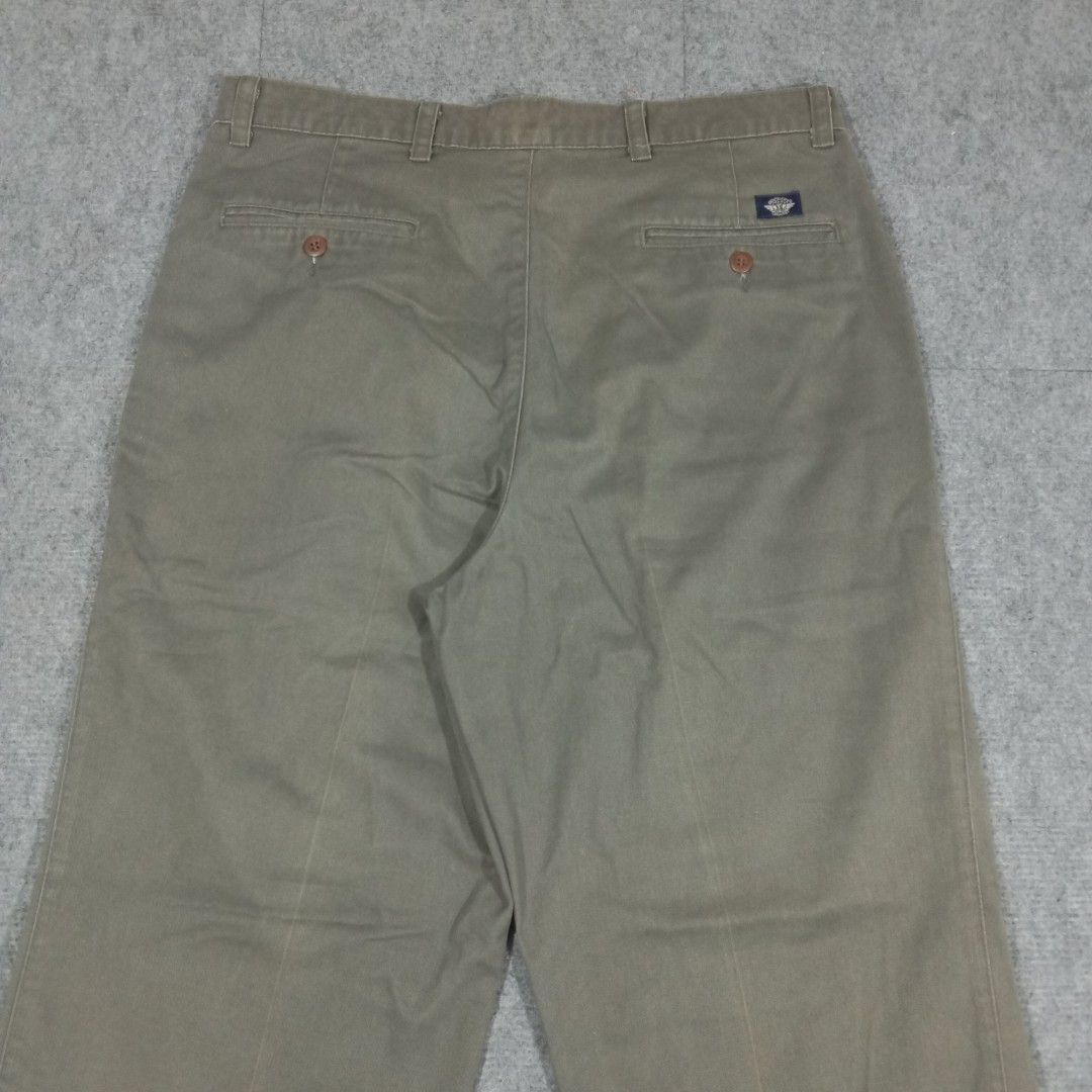 1990's Dockers Trouser Pants (Category: Trousers) located in Taguig. Submitted by sito. (Listing ID 1466618696, Image 3). Description: For sale! 📣 1990's Dockers Trouser Pants Specs and measurements: • Size 34 • Length 43 inches • Hem 8 inches Condition Details: • Issue: NONE • Color rate: 9.5/10 • Overall Condition: 9.5/10 Asking Price: ~₱627 Transaction Details: Location: Upper Bicutan, Taguig City, Metro Manila, 1633 Payment: Gcash / Maya / B