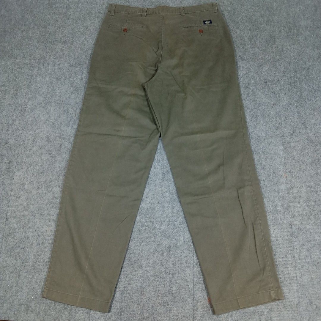 1990's Dockers Trouser Pants (Category: Trousers) located in Taguig. Submitted by sito. (Listing ID 1466618696, Image 2). Description: For sale! 📣 1990's Dockers Trouser Pants Specs and measurements: • Size 34 • Length 43 inches • Hem 8 inches Condition Details: • Issue: NONE • Color rate: 9.5/10 • Overall Condition: 9.5/10 Asking Price: ~₱627 Transaction Details: Location: Upper Bicutan, Taguig City, Metro Manila, 1633 Payment: Gcash / Maya / B