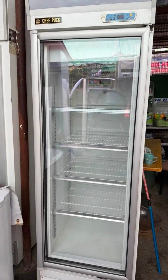 1-DOOR CHILLER GLASS (Category: Refrigerators and Freezers) located in Taguig. Submitted by jasminefuentes286 (Listing ID 1466634038, Image 1). Description: .