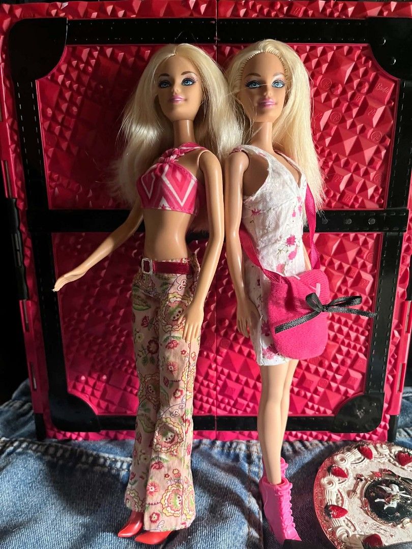 2010s barbies take all (Category: Action & Battle Toys) located in Cavite. Submitted by prettyboify01 (Listing ID 1466637384, Image 2). Description: negotiable price. SF buyer Lalamove for 1 day delivery.