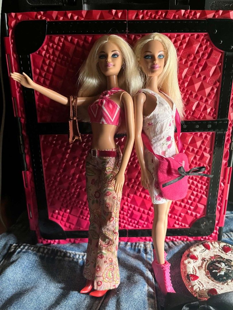 2010s barbies take all (Category: Action & Battle Toys) located in Cavite. Submitted by prettyboify01 (Listing ID 1466637384, Image 1). Description: negotiable price. SF buyer Lalamove for 1 day delivery.