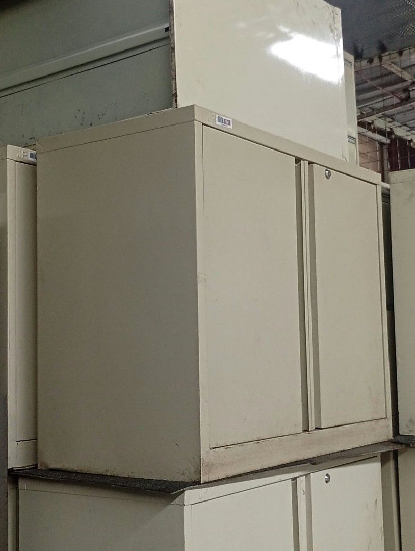 2 door lateral Cabinet (Category: Office Furniture & Fixtures) located in Muntinlupa City. Submitted by freestone_d54257 (Listing ID 1466591729, Image 3). Description: 2nd hand no yupi good condition.