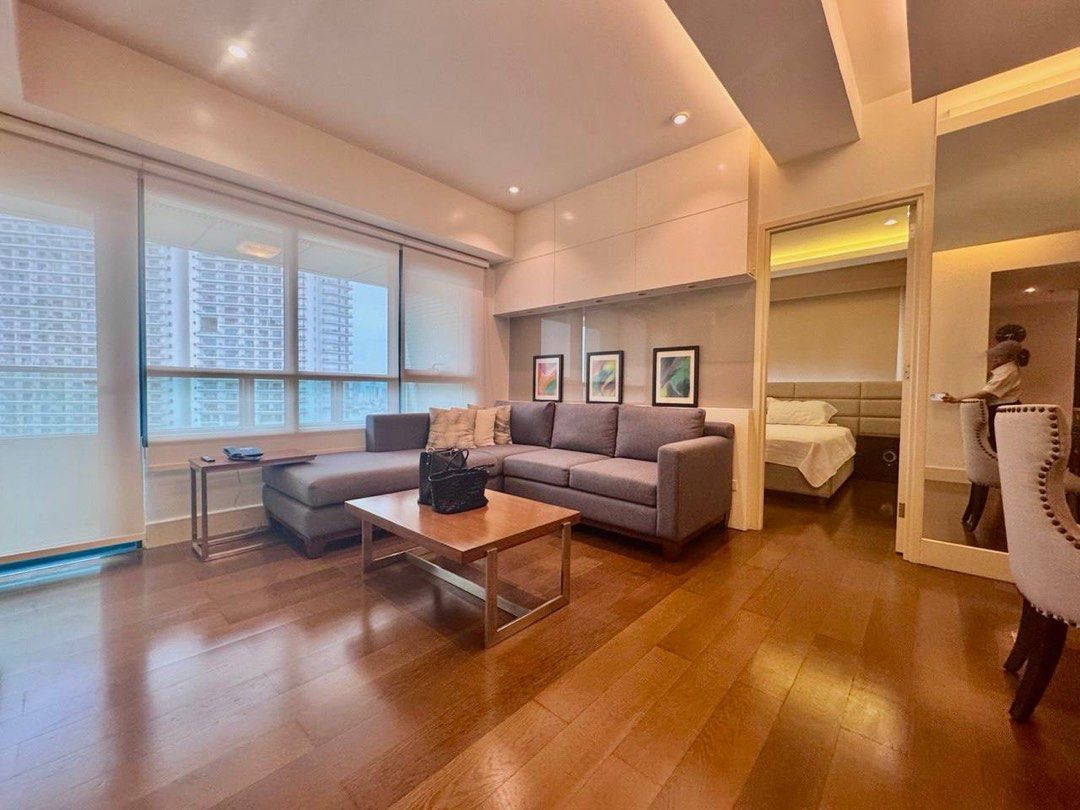 2BR unit for Lease in Edades, Rockwell (Category: Apartments & Condos) located in Pasig City. Submitted by ledesmapropertiesph (Listing ID 1466636234, Image 1). Description: FA 98 sqm, 2BR 1 parking slot Fully-furnished P110,000 / month Alexandra Ledesma Ledesma Properties PH PRC #33564 CTREB PAREB.