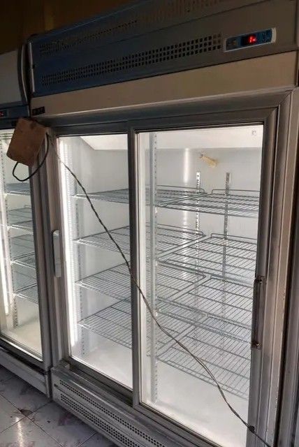 2-DOOR CHILLER GLASS (Category: Refrigerators and Freezers) located in Taguig. Submitted by jasminefuentes286 (Listing ID 1466632124, Image 1). Description: .