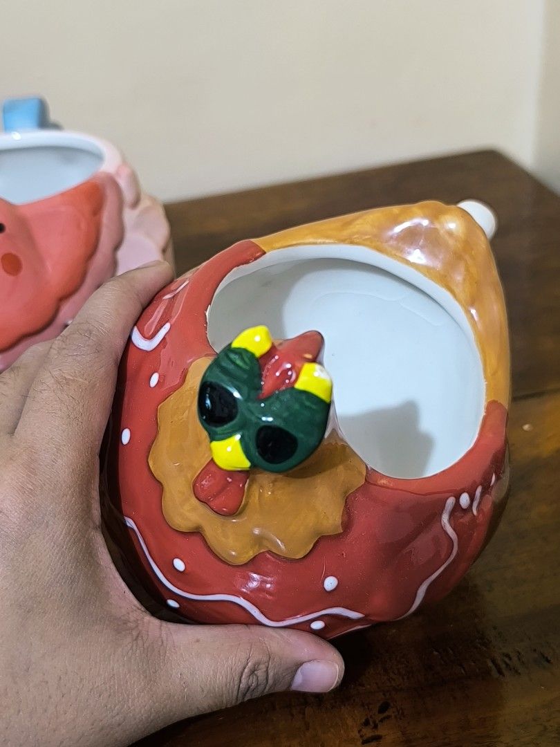 3D chicken mug (Category: Coffee & Tea Tableware) located in Pangil. Submitted by kopee_matcha (Listing ID 1466665938, Image 3). Description: Price : 350 set May mga paint chip at may crazing yung red chicken Comment: Mine/ M CLAIMING RULES • Strictly 2-day reservation only. Payment must be completed within 48 hours, otherwise the order will be forfeited and offered to the next miner. • No deleting/editing of "MINE" comments. •3+ items: Large pou