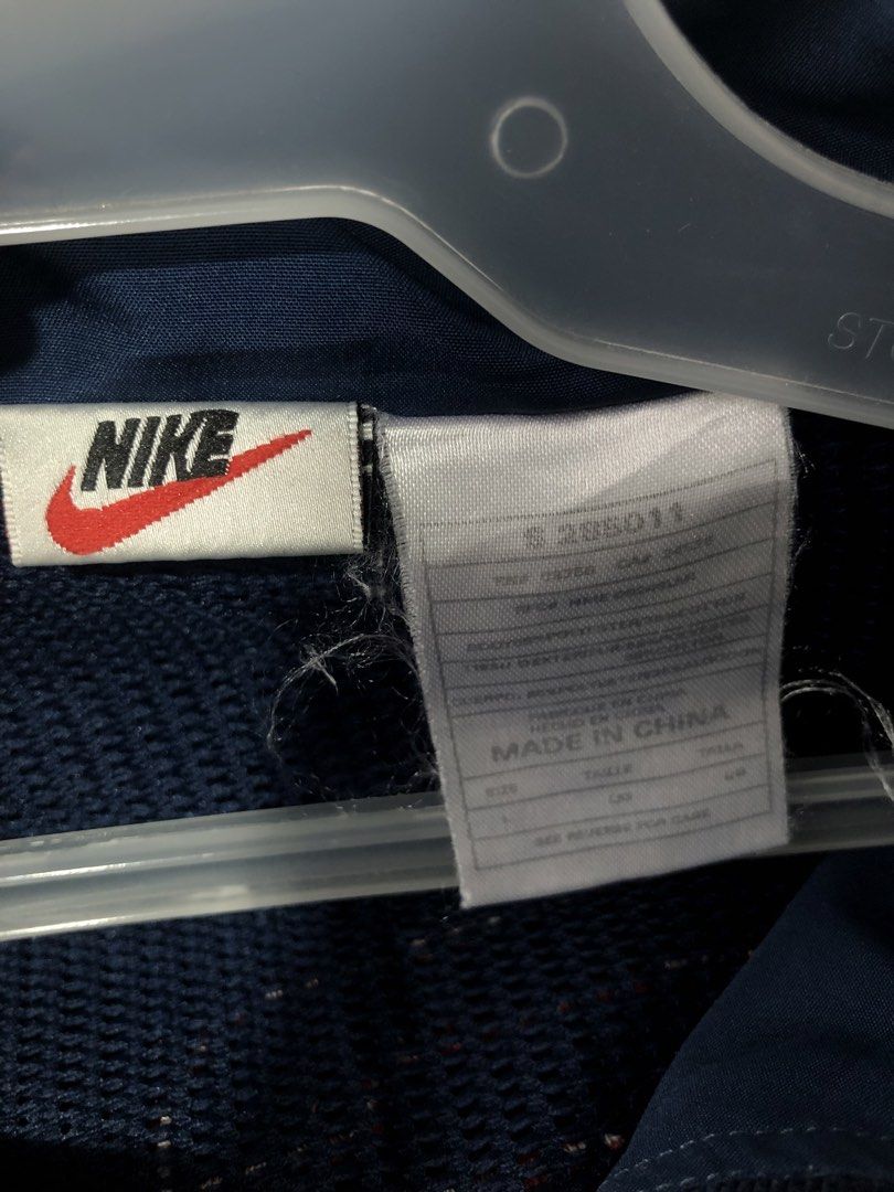 90s nike usa (Category: Activewear) located in Manila. Submitted by zethfromm4dw0rld (Listing ID 1466649999, Image 3). Description: 25x28 boxy type LASPIÑAS LOC UNLIVOUCH PM IF INTERESTED .