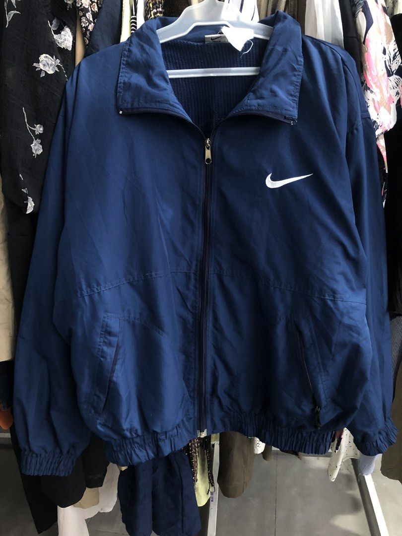 90s nike usa (Category: Activewear) located in Manila. Submitted by zethfromm4dw0rld (Listing ID 1466649999, Image 1). Description: 25x28 boxy type LASPIÑAS LOC UNLIVOUCH PM IF INTERESTED .
