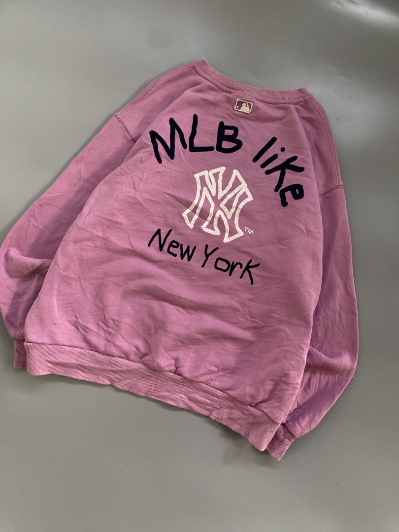“ mlb “ ny sweater (Category: Coats, Jackets and Outerwear) located in Calasiao. Submitted by gienthrifts_ph (Listing ID 1466714081, Image 3). Description: dimes — width | 22 length | 25.5 mine | 400 condition: 9/10 color rate: 9.5/10 Issue : minimal hairlines (back) & need wash — calasiao, Pangasinan (luzon) — check details first — gcash payment/ NO COD 📌Since these are thrifted garments, please keep your expectations reasonable!!.