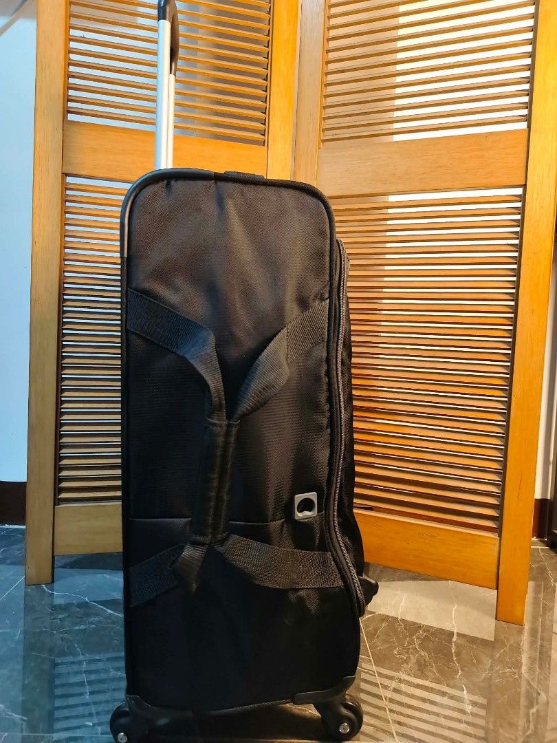 🧳 DELSEY PARIS (Category: Luggage) located in Manila. Submitted by chocoman0235367 (Listing ID 1466699413, Image 3). Description: ⚡⚡New arrival⚡⚡ ‼️BRANDED ‼️ 📌DELSEY PARIS 📌 ✨SALE✨ IMPORTED FROM JAPAN MEDIUM SIZE ✨ballistic nylon ✨Super lightweight ✨Top and side carrier handle ✨TELESCOPIC PUSH handle ✨Smooth silent 360 rotation wheels ✨Wide space SUITCASE with support strap and divider pocket NO ISSUE‼️GOOD CONDITION MINIMAL SIGN OF USAGE ONL