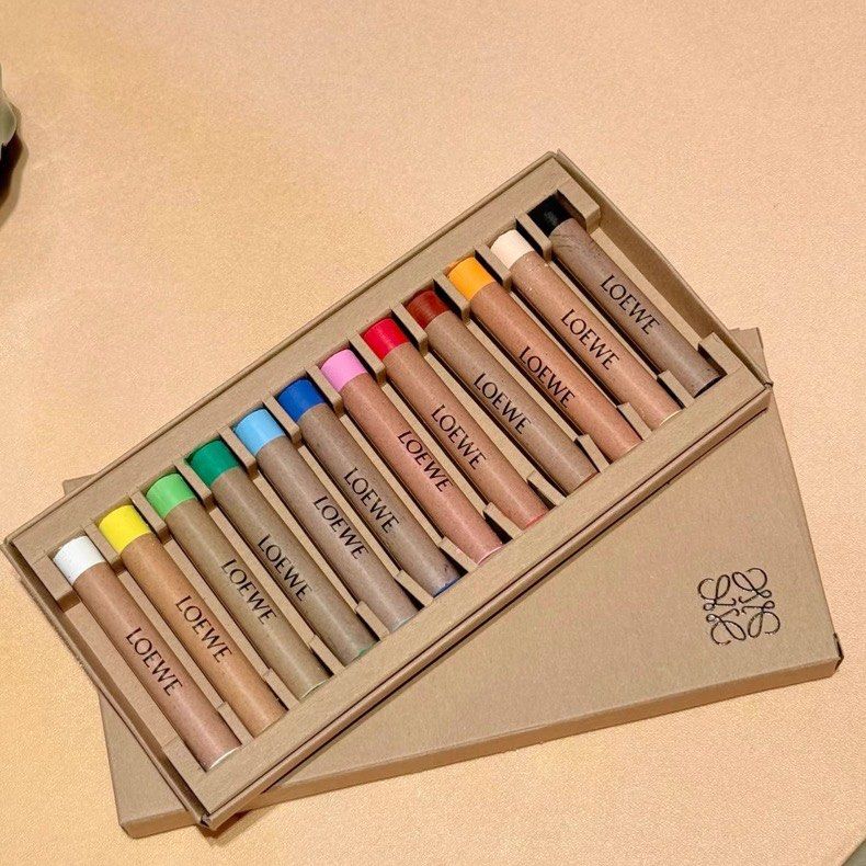 🎨 LIMITED | Loewe Oil Pastel (Category: Luxury Accessories) located in Manila. Submitted by designerarchives.ph (Listing ID 1466642113, Image 3). Description: - Limited Edition 🏈⚽️ This price is only until October 11 Eta: October 24 50% dp required Buyer will shoulder local sf No return/refund/exchange of size Shipping: NCR - Grab/Lalamove Provincial - LBC.