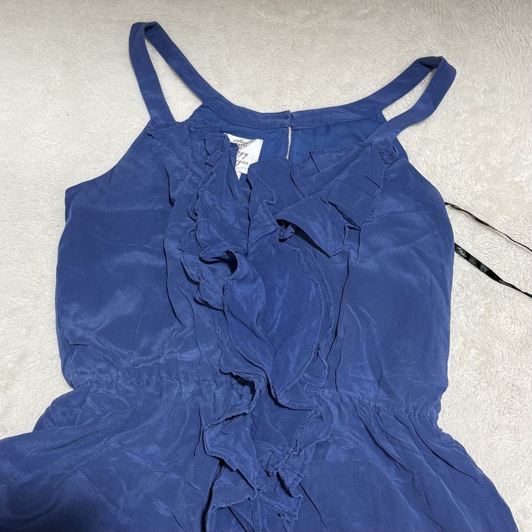 💙 ROYAL BLUE RUFFLE DRESS | S-M (Category: Dresses) located in Manila. Submitted by meisu_mnl (Listing ID 1466689657, Image 2). Description: 💙 ROYAL BLUE RUFFLE DRESS ✨ Elegant royal blue dress with feminine ruffle details and adjustable straps. Perfect for brunch, dates, vacations, garden parties, or special occasions. Details: • Tag Size: 4 • Best Fit: Small–Medium • Bust: 34" • Waist: 26–32" • Length: 37" • Adjustable straps • Ruffle detail 