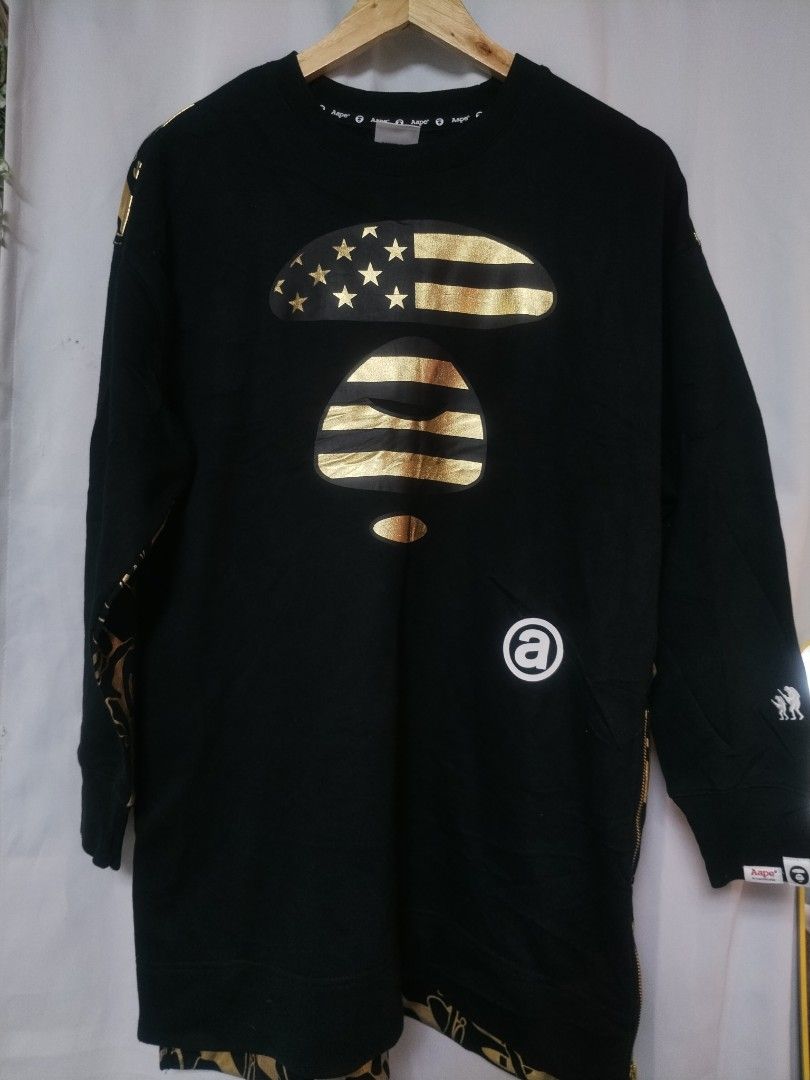 AAPE WOMENS (Category: Coats, Jackets and Outerwear) located in Manila. Submitted by liljhayvillanueva (Listing ID 1466718910, Image 1). Description: AAPE womens authentic size xs colorate 9.5/10 issue last pic.