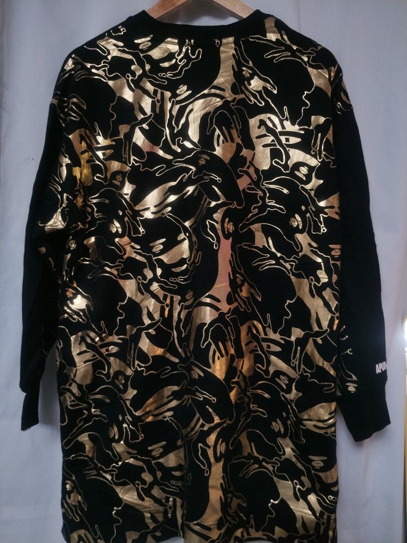 AAPE WOMENS (Category: Coats, Jackets and Outerwear) located in Manila. Submitted by liljhayvillanueva (Listing ID 1466718910, Image 2). Description: AAPE womens authentic size xs colorate 9.5/10 issue last pic.