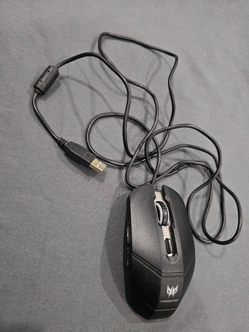 Acer Predator Wired Gaming Mouse SM-9627 (Category: Mouse & Mousepads) located in Binan City. Submitted by gerrone_diaz (Listing ID 1466707473, Image 2). Description: Acer Predator Gaming Mouse (Wired) Excellent working condition except the peeled pads (see photos) Location: Biñan, Laguna Free delivery: for nearby areas .
