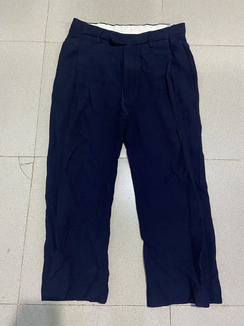 ACNE STUDIOS ORSON DRAPEY SS13 FOLDED PANTS (Category: Trousers) located in Bulacan. Submitted by rrthrifts (Listing ID 1466672598, Image 2). Description: VERY GOOD CONDITION SIZE 46 ON TAG SIGN OF USED/NO HARD ISSUES 1499PHP PLUS SHIPPING FEE ONLY.