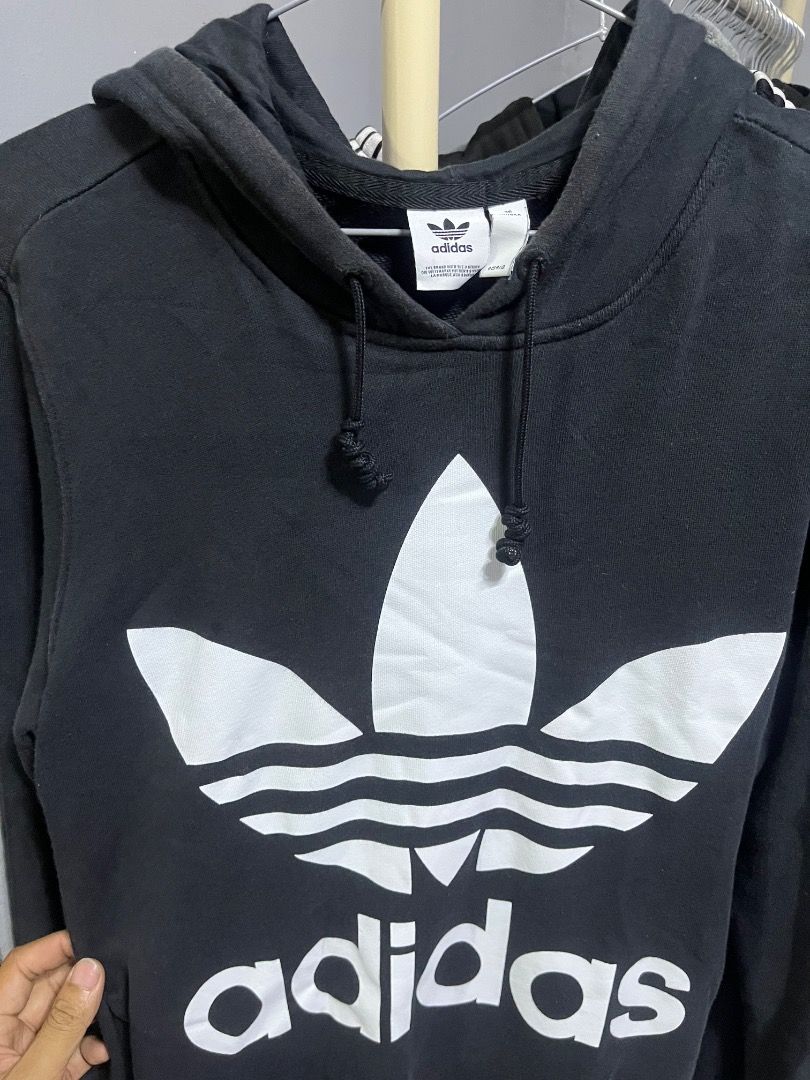 ADICOLOR CLASSICS TREFOIL HOODIE (Category: Coats, Jackets and Outerwear) located in Caloocan City. Submitted by kuysnel (Listing ID 1466723558, Image 3). Description: ADICOLOR CLASSICS TREFOIL HOODIE.