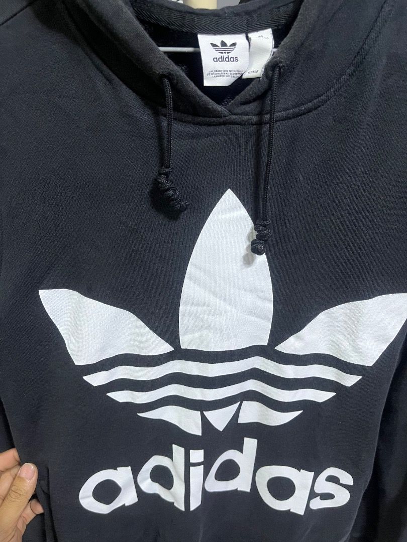 ADICOLOR CLASSICS TREFOIL HOODIE (Category: Coats, Jackets and Outerwear) located in Caloocan City. Submitted by kuysnel (Listing ID 1466723558, Image 2). Description: ADICOLOR CLASSICS TREFOIL HOODIE.