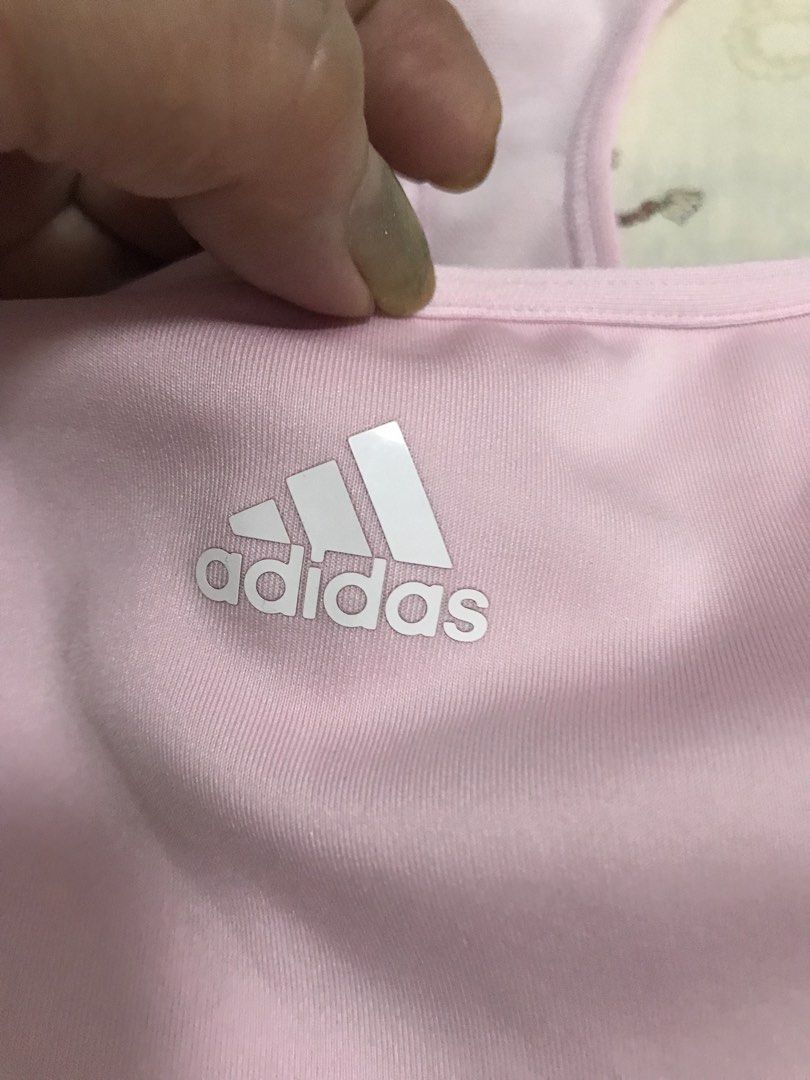 Adida Sportsbra (Category: Activewear) located in Manila. Submitted by freshlemon58885 (Listing ID 1466641938, Image 2). Description: Padded Large size.