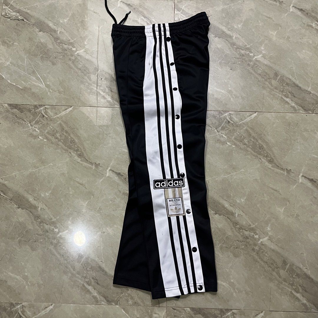 ADIDAS ADIBREAK WOMENS PANTS (Category: Other Bottoms) located in Marikina City. Submitted by arniejane23 (Listing ID 1466735433, Image 2). Description: ADIDAS ADIBREAK WOMENS PANTS SIZE 6us on tag DIMENSION waistline - 26-30 length - 35.5 NO ISSUE/NO FLAWS EXCELLENT LIKE NEW CONDITION!! 📩📩📩 .