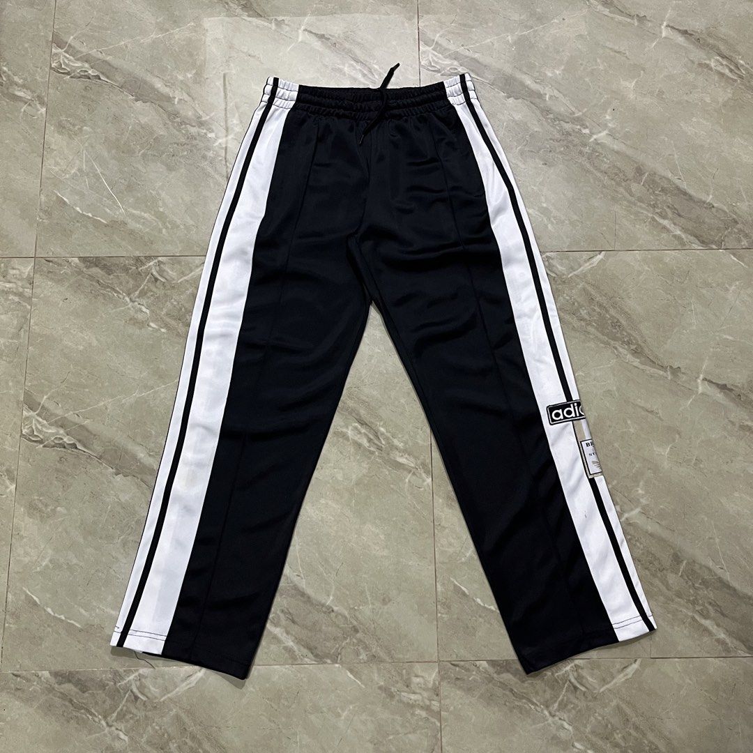 ADIDAS ADIBREAK WOMENS PANTS (Category: Other Bottoms) located in Marikina City. Submitted by arniejane23 (Listing ID 1466735433, Image 3). Description: ADIDAS ADIBREAK WOMENS PANTS SIZE 6us on tag DIMENSION waistline - 26-30 length - 35.5 NO ISSUE/NO FLAWS EXCELLENT LIKE NEW CONDITION!! 📩📩📩 .