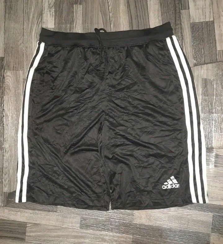 ADIDAS AEROREADY MEN'S RUNNING SHORT (Category: Shorts) located in Mandaue City. Submitted by indayftjesiediva (Listing ID 1466568827, Image 3). Description: ADIDAS AEROREADY MEN'S RUNNING SHORT MEDIUM 30-34 LENGHT 20 GOOD AS NEW COLOR RATE 10/10 NO ISSUE MINE 350 + SF ONLY 🔥 DM IF INTERESTED 📩.