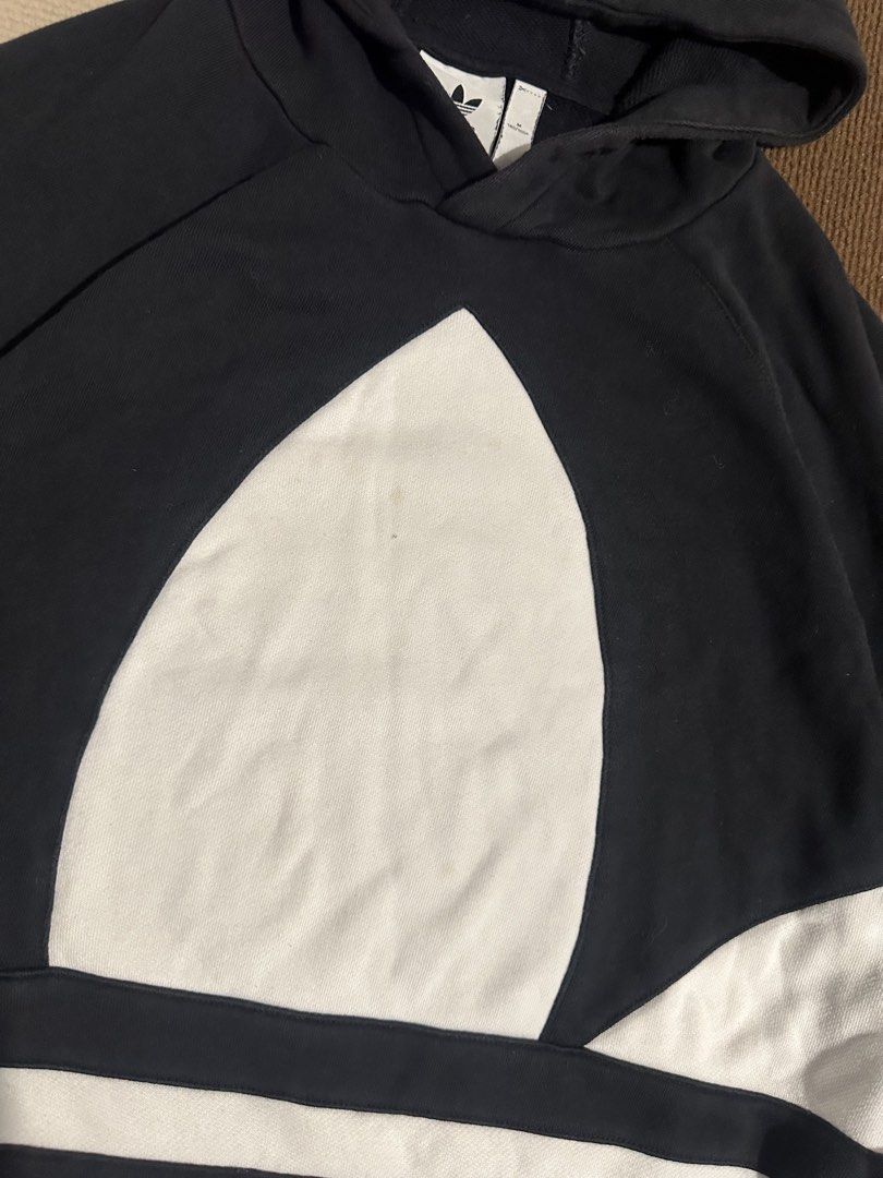 Adidas Big Logo (Category: Coats, Jackets and Outerwear) located in Baguio. Submitted by thriftowen (Listing ID 1466689832, Image 3). Description: .