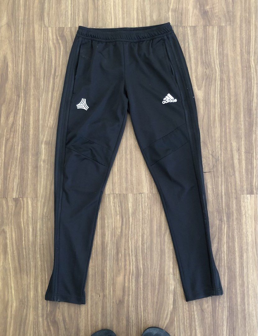 Adidas Black Jogging Pants (Category: Joggers) located in Manila. Submitted by picklerick_collects (Listing ID 1466773295, Image 1). Description: .