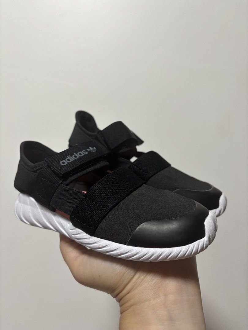 Adidas black sandal (15.5cm-16cm) (Category: Babies & Kids Fashion) located in Imus. Submitted by littlebooythriftstore (Listing ID 1460425381, Image 2). Description: Bacoor.