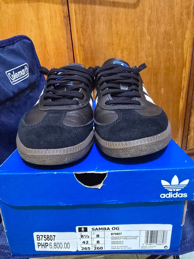 Adidas Samba OG Black US 8.5 Men (Category: Sneakers) located in Quezon City. Submitted by olxph_917070756 (Listing ID 1466692368, Image 3). Description: - Brand/Model: Adidas Samba OG - Colorway: Black leather with white stripes and gum soles - Details: Iconic gold foil 'Samba' lettering on the side - Size: Men's US 8.5 / UK 8 - Packaging: Includes original blue Adidas box - Condition: Like new.