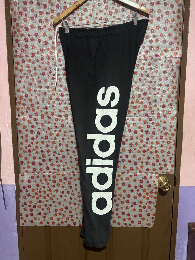 Adidas Sweatpants (Category: Joggers) located in Bacoor. Submitted by teneleven_apparel (Listing ID 1466651411, Image 2). Description: Size: Larga Measurement ( based on measuretape): 36-38x41L Condition: 8.5/10 color rate Shipping via J&T or Lalamove.