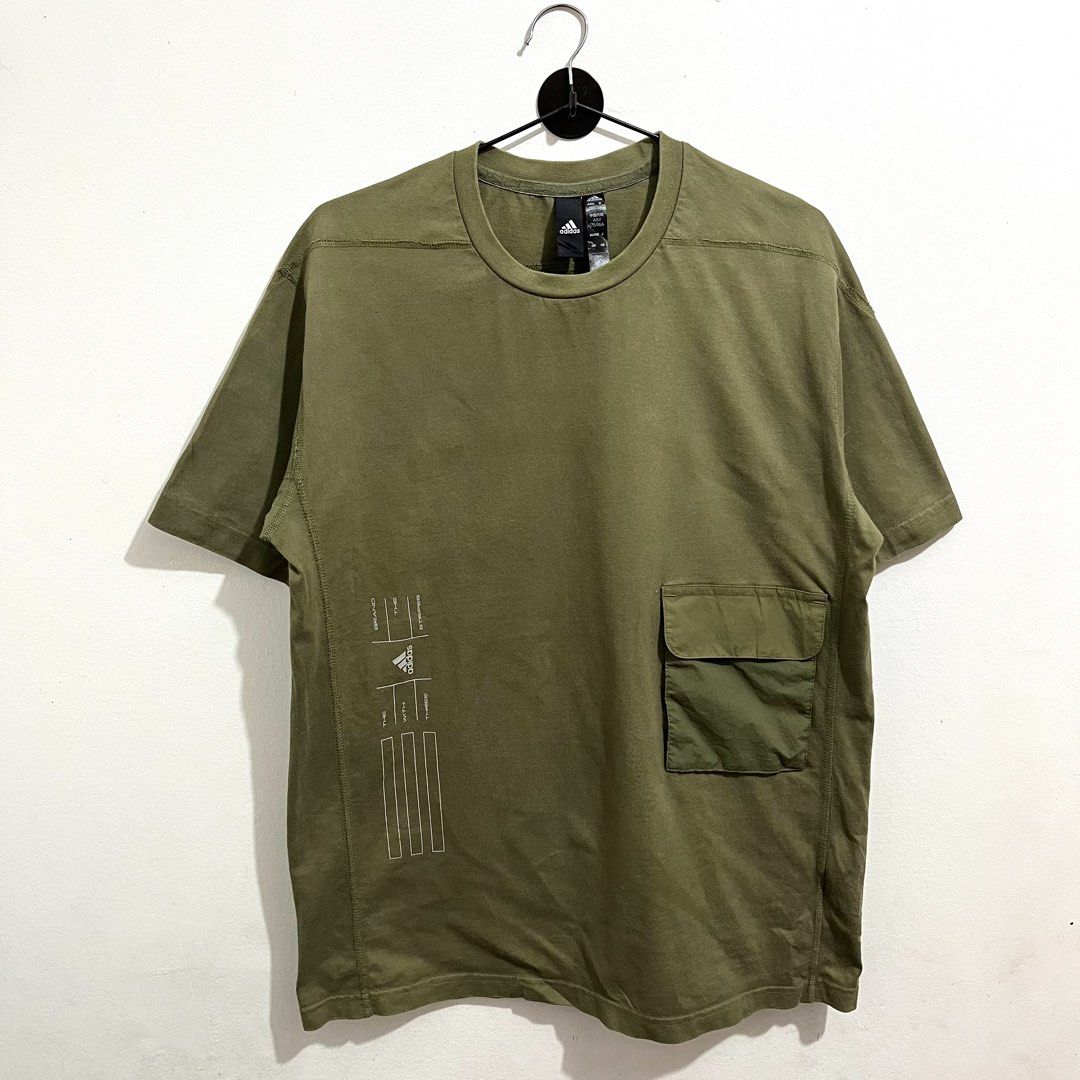 ADIDAS TECH SHIRT (Category: Tshirts & Polo Shirts ) located in Sipalay. Submitted by trustmeyoullbefine (Listing ID 1466624747, Image 1). Description: Size m 20.5W 28.5L Excellent condition No flaws Already wash Authentic .