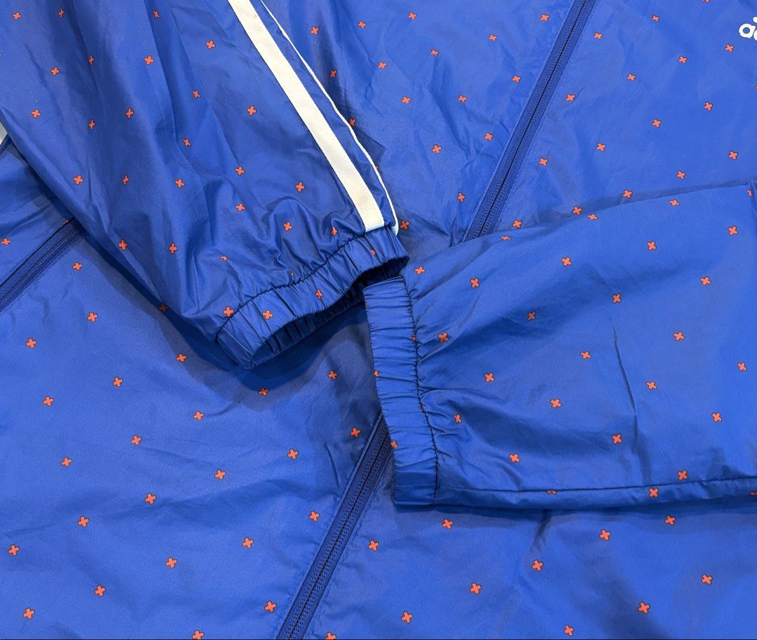 Adidas Windbreaker (Category: Coats, Jackets and Outerwear) located in Cavite. Submitted by staythrifted.23 (Listing ID 1466722061, Image 3). Description: X Large on 🏷️ Dimes : Length 28 Width 23 Like new Color rate 9.9/10 Minimal issue sa Logo Loc. Cavite We ship nationwide Payment first .