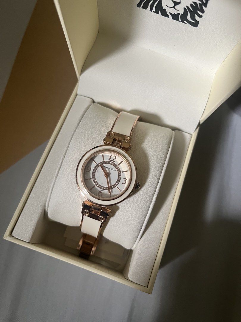 AK watch (Category: Women's Watches) located in Subic. Submitted by -prelovedfinds (Listing ID 1466572587, Image 1). Description: Need to replace battery .