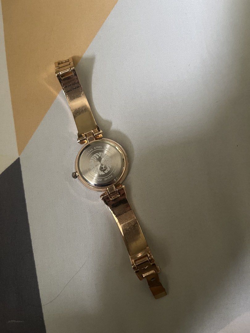 AK watch (Category: Women's Watches) located in Subic. Submitted by -prelovedfinds (Listing ID 1466572587, Image 3). Description: Need to replace battery .