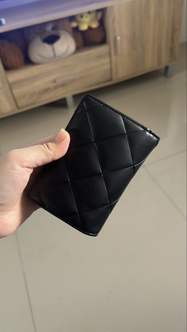 Alberto Women’s Lem Small Wallet (Category: Wallets & Card holders) located in Bulacan. Submitted by clever.chichi28 (Listing ID 1466591675, Image 3). Description: Alberto Women’s Lem Small Wallet ₱400 only! • Pre-loved, good condition • Used for around 2 months • Fits up to 9 cards • Can fit laminated cards • Bought for ₱999 • Selling for ₱450 RFS: Decluttering PM if interested. Serious buyers only, please..