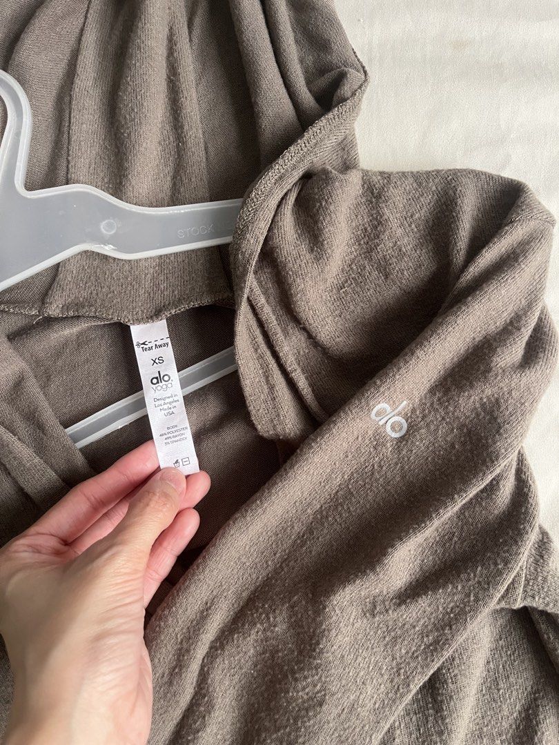 Alo longsleeves (Category: Longsleeves) located in Quezon City. Submitted by samirosie0329 (Listing ID 1466615384, Image 2). Description: .