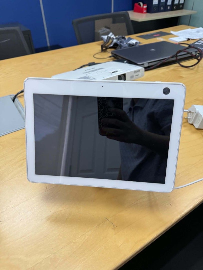 Amazon Echo Show smart display white speaker (Category: Soundbars, Speakers & Amplifiers) located in Angeles City. Submitted by roadmovie101808 (Listing ID 1466610201, Image 1). Description: - Device: White smart display with built-in camera and round speaker base - Inclusions: Comes with original power adapter and cable - Condition: Clean, powers on, and works perfectly - Features: Great for video calls, music playback, and smart home control - 
