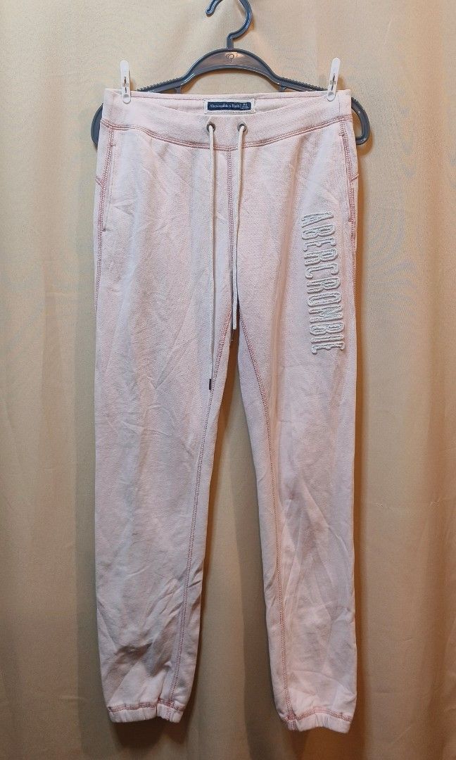 Ambercrombie & fitch sweatpants (Category: Other Bottoms) located in Baguio. Submitted by esselingri00355 (Listing ID 1466571829, Image 1). Description: baby pink color 550+sf xs on tag can fit S-M gcash payment j&t.