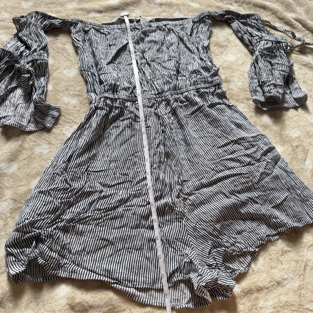 American Eagle Outfitters (Category: Rompers) located in Manila. Submitted by shefindshope (Listing ID 1466626513, Image 2). Description: .