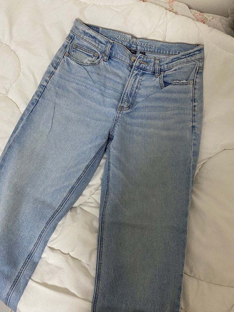 American Eagle Stretch Light Wash Jeans (Category: Jeans) located in Manila. Submitted by eileenmaye67636 (Listing ID 1466695633, Image 1). Description: PRELOVED! - Brand: American Eagle - Color/Wash: Light wash blue - Material: Stretch denim waist: 31-32 shipping: j&t and lalamove.