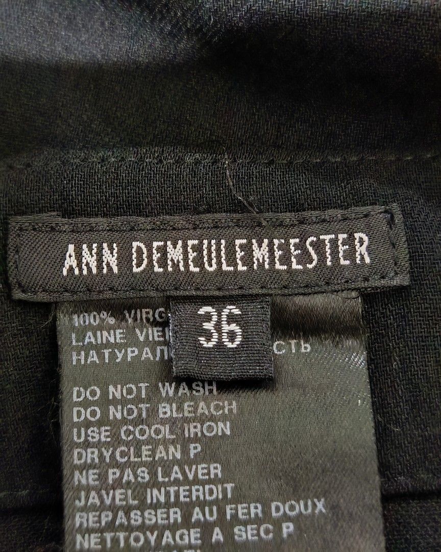 ANN DEMEULEMEESTER (Category: Sleeveless) located in Pasay City. Submitted by kuya_uwi_kana (Listing ID 1466679768, Image 3). Description: ANN DEMEULEMEESTER ADJUSTABLE STRAP PIT TO PIT - 16 LENGTH - 26.5 BACK LENGTH - 28.