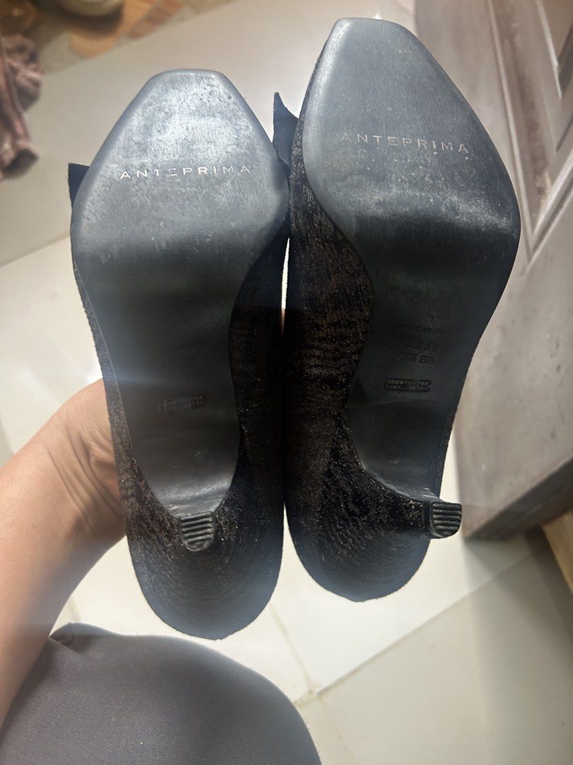 Anteprima size 22.5 (Category: Heels) located in Cavite. Submitted by cecitrifthshop (Listing ID 1466598874, Image 2). Description: These is a pair of black Anteprima pumps adorned with a decorative bow on the toe size 22 1/2 lightly use made in japan .