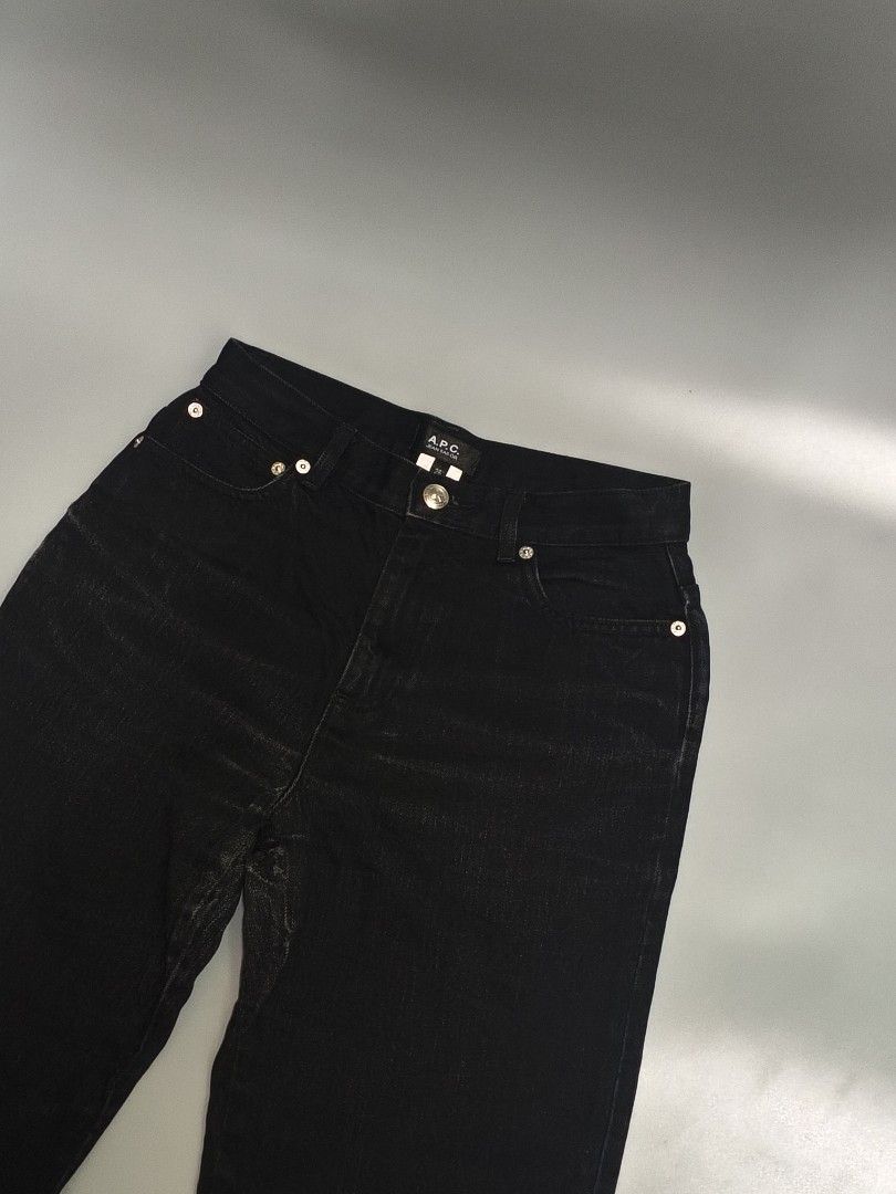 Apc black jean sailor washed jeans (Category: Jeans) located in Cagayan de Oro. Submitted by solo_d3lux (Listing ID 1466721200, Image 2). Description: ‼️ Apc black jean sailor washed jeans‼️ Waist - 28 Thigh - 10 Length - 35 Hem - 9 Location: Mindanao, CDO Not sure if it is an issue or a design, see last photo Need wash MOP: Gcash/Cash MOD: Jnt Express/Meet up Unli video call on fb for safer transaction. Pm me to purchase!! 📩📩.