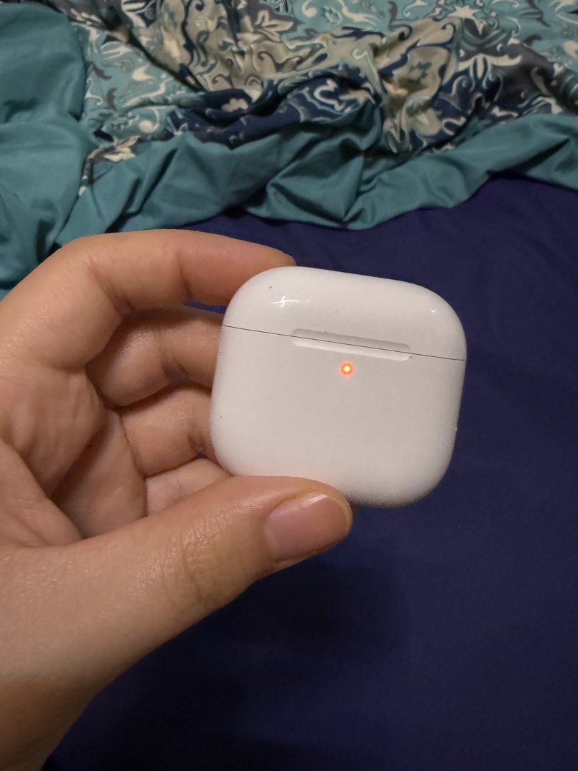 Apple AirPods 4 ANC charging case no earbuds (Category: Headphones & Headsets) located in Cabuyao City. Submitted by ni.bisco (Listing ID 1466772878, Image 3). Description: - original Apple AirPods 4 ANC Charging Case - Charging case normal no damages. - Charging light is fully functional - RFS: Earbuds inside are heavily chewed by our dog 😔😔😔 ( it was outside of case when it happened) - original and kinda new 😔.