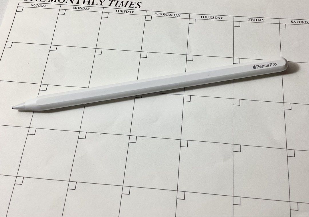 Apple Pencil Pro (Category: Other Mobile & Gadget Accessories) located in Quezon City. Submitted by tatianaalewi (Listing ID 1466743326, Image 1). Description: - Original Apple Pencil Pro - RFS: Helping a friend, done with PNLE boards :) - Minor issue: Tip is kinda blunt but does not affect performance / function + has replaceable nib! - Features advanced controls: squeeze gesture, barrel roll, and haptic feedback - Supports magnetic attachment f